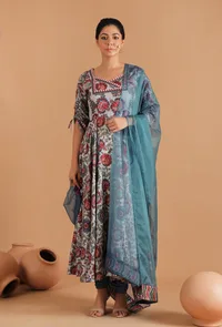 Ekaja Sheer Organza Dupatta image 3