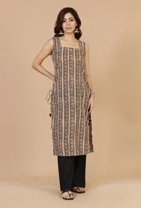 Set of 2: Baagh Printed Straight Kurta & Solid Black Cotton Pants image 1