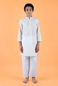 Set Of 2: Off-White Mulmul Kurta & Pant image 1