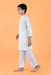 Set Of 2: Off-White Mulmul Kurta & Pant image 3