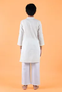 Set Of 2: Off-White Mulmul Kurta & Pant image 4