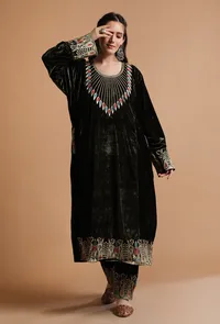 Set Of 3: Dark Jungle Green Kashmiri Tilla Embroidery Phiran With Pant and Dupatta-Free Size image 2