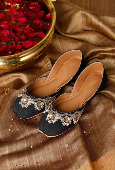Black Dabka Moti Silk Juttis