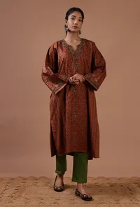 Salmon Woolen Sozni Embroidered Phiran- Free Size image 2