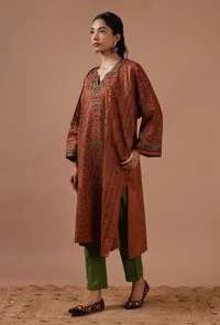 Salmon Woolen Sozni Embroidered Phiran- Free Size image 3