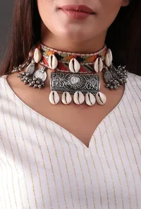 Contrast Cowry Shell Kutch Choker image 1