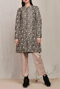 Black Kalamkari Printed Quilted Reversible Jacket image 3