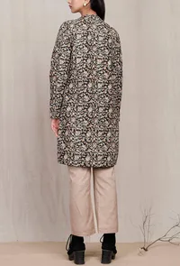 Black Kalamkari Printed Quilted Reversible Jacket image 6