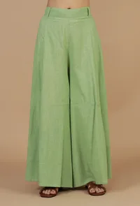 Set of 2: Light Green Sleeveless Shirt Kurta & Flared Palazzo Pants image 4