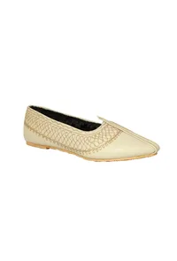 Off White Zari Aari Embroidered Juttis image 4