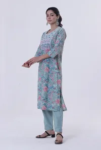 Blue Cotton Kurta With Multicolor Motif image 3