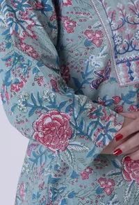 Blue Cotton Kurta With Multicolor Motif image 6
