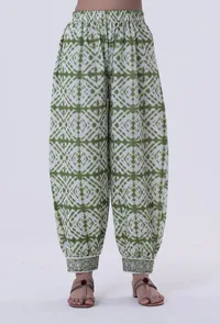 Set Of 2: Green & White Color Cotton Block Printed Kurta & Pant image 4