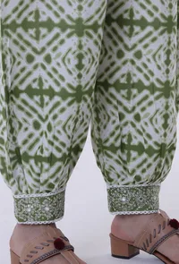 Set Of 2: Green & White Color Cotton Block Printed Kurta & Pant image 6