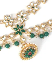 Rajwadi Floral Kundan Maang Tikka image 3