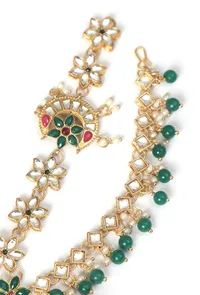 Rajwadi Floral Kundan Maang Tikka image 4