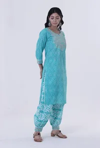 Set Of 2: Turquoise & White Cotton Block Printed Kurta & Pant image 2