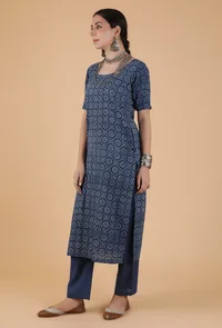 Ganika Indigo Buta Printed Straight Kurta image 3