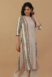 Off-White Block Printed Cotton Kurta image 3