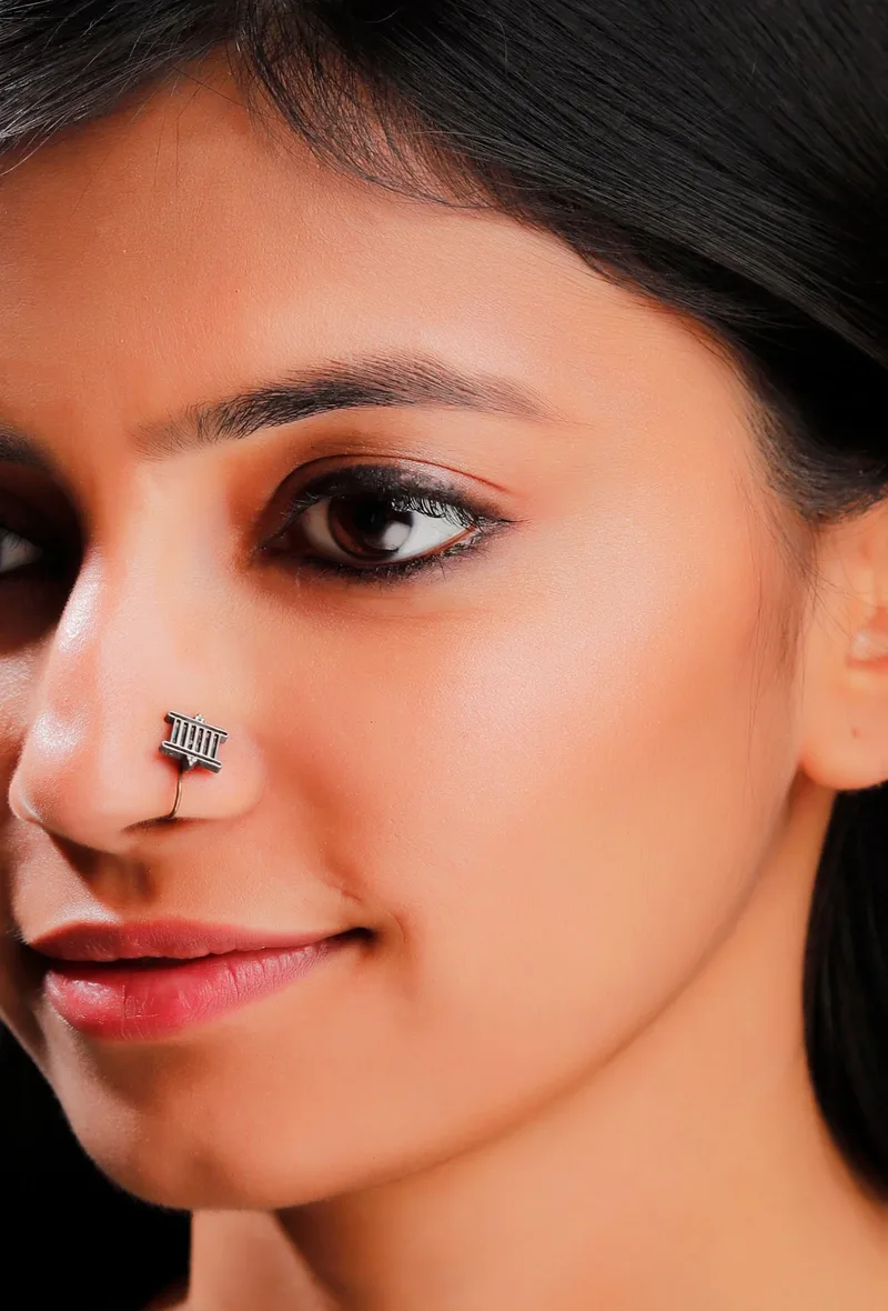 Ancient Motif Brass Nosepin