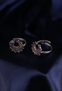 Jyotsna Moon Crescent German Silver Adjustable Toe Ring image 1