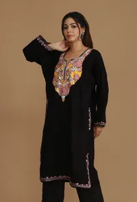 Vibrant Aari Embroidered Black Kashmiri Phiran- Free Size image 4