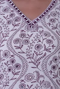 Set Of 2: White Cotton Kurta With Pant Set image 5