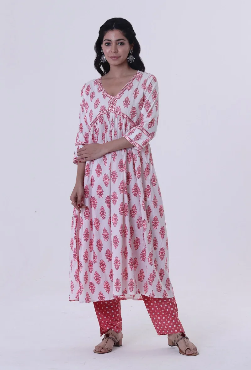 Set Of 2: White Cotton Kurta & Pant Set with Pink Motif