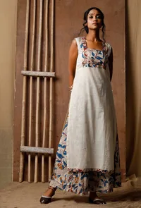 Set Of 2: Off White Kalamkari Kurta And Palazzos image 2