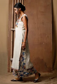 Set Of 2: Off White Kalamkari Kurta And Palazzos image 3