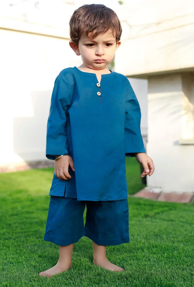 Set Of 2: Swirl Blue Cotton Shirt And Blue Capri