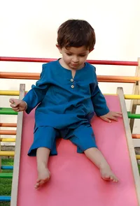 Set Of 2: Swirl Blue Cotton Shirt And Blue Capri image 2