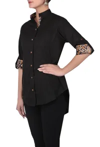 Black A-symmetrical 100% cotton shirt with roll up sleeves image 2