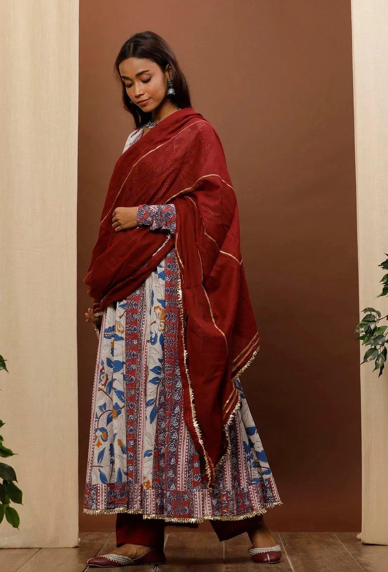 Set of 3: White & Rust Red Kalamkari Cotton Kurta with Red Cotton Straight Pants & Dupatta