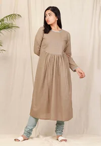 Set of 2: Bhuri Gathered Kurta With Asmani Chooridaar image 2