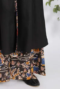Set of 2 : Black Cotton Blouse and Kalamkari Printed Pallazo image 5