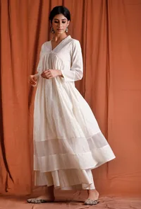 Off White Gathered Organza Kurta image 2