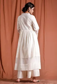 Off White Gathered Organza Kurta image 4