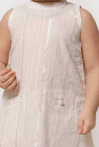 Set of 2- Silver White Malmal Kurti With Palazzo Pants image 4