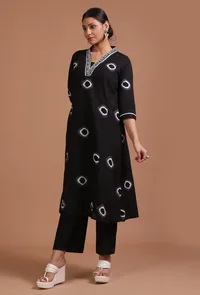 Set Of 2: Black Cotton Plain Kurta & Pant Set image 2