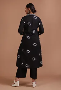 Set Of 2: Black Cotton Plain Kurta & Pant Set image 3