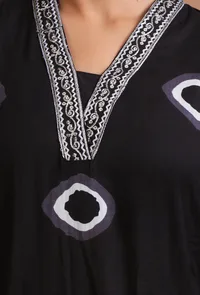 Set Of 2: Black Cotton Plain Kurta & Pant Set image 6