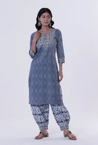 Set Of 2: Blue & White Block Printed Cotton Kurta & Pant image 1