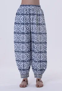Set Of 2: Blue & White Block Printed Cotton Kurta & Pant image 4