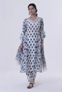 Set Of 3: Blue Motif White Cotton Kurta With Pant & Dupatta Set image 2