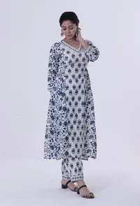 Set Of 3: Blue Motif White Cotton Kurta With Pant & Dupatta Set image 3