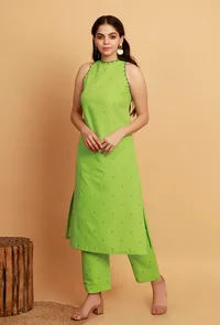 Set of 2:  Mint Green Embroidery Halter Neck Sleeveless Kurta With Straight Pants image 2