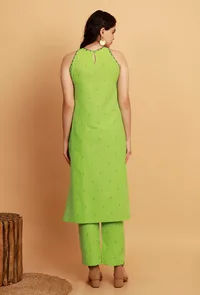 Set of 2:  Mint Green Embroidery Halter Neck Sleeveless Kurta With Straight Pants image 4