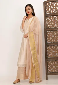 Set of 3: Cream Banarsi Chanderi Kurta With Beige Chiffon Dupatta and Beige Foil Printed Pallazo image 2