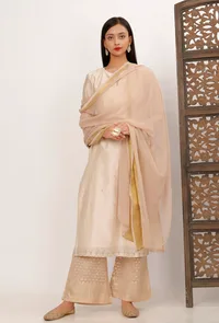 Set of 3: Cream Banarsi Chanderi Kurta With Beige Chiffon Dupatta and Beige Foil Printed Pallazo image 3